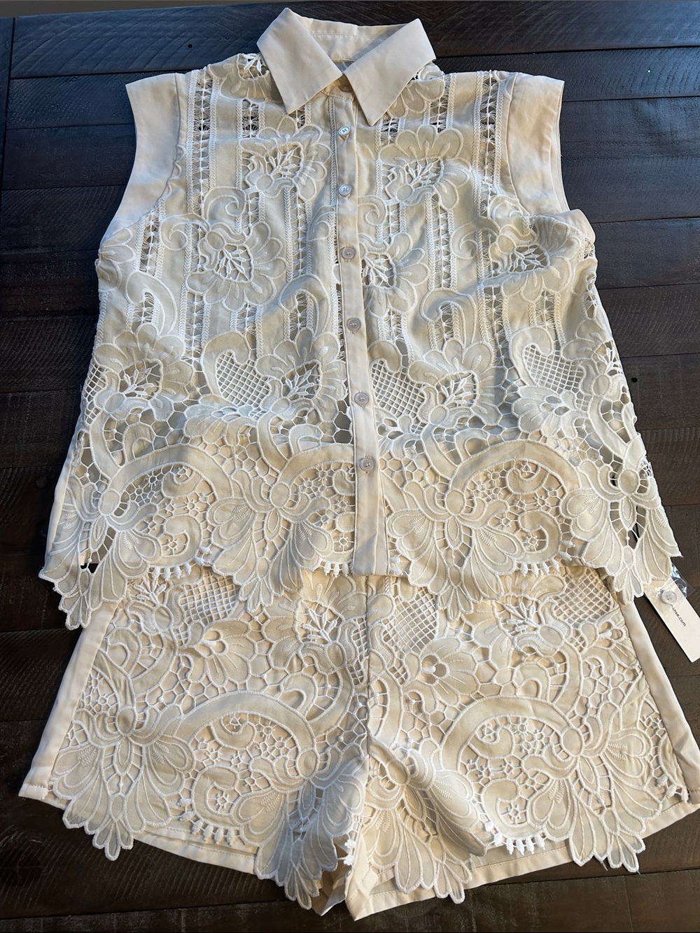 Commense Ivory Lace Button-Front Sleeveless Top & Shorts Set